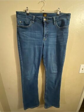 Lee Women's Blue Straight-Leg Jeans size 14
